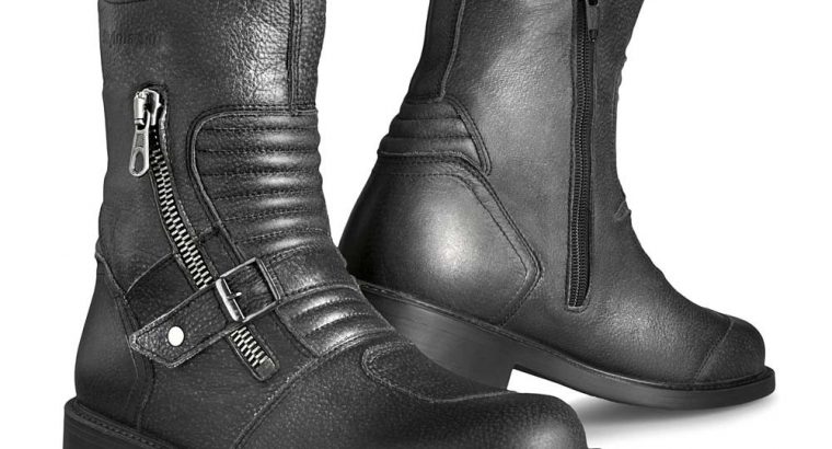 How to Buy the Best Café Racer Motorcycle Boots